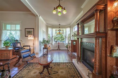 2905 Rosedale Avenue, Armstrong, BC - Indoor With Fireplace