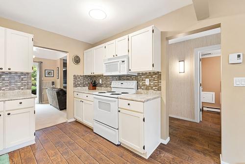 22-750 Badke Road, Kelowna, BC - Indoor Photo Showing Kitchen