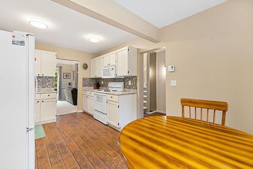 22-750 Badke Road, Kelowna, BC - Indoor Photo Showing Kitchen