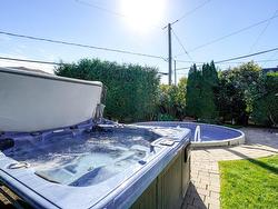 Hot tub - 