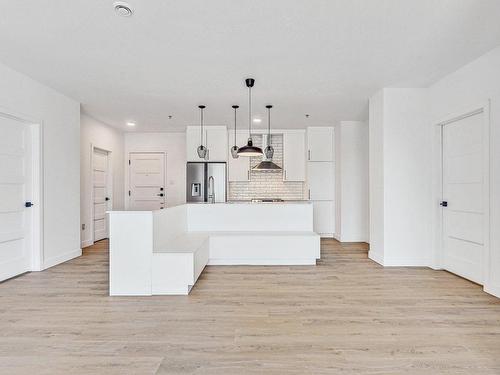 Vue d'ensemble - 208-75 Rue Richelieu, Saint-Jean-Sur-Richelieu, QC - Indoor Photo Showing Kitchen