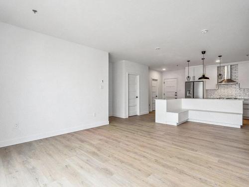 Vue d'ensemble - 208-75 Rue Richelieu, Saint-Jean-Sur-Richelieu, QC - Indoor Photo Showing Kitchen With Upgraded Kitchen