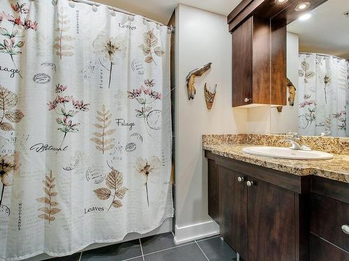 Ensuite bathroom - 801-4500 Ch. Des Cageux, Laval (Chomedey), QC - Indoor Photo Showing Bathroom