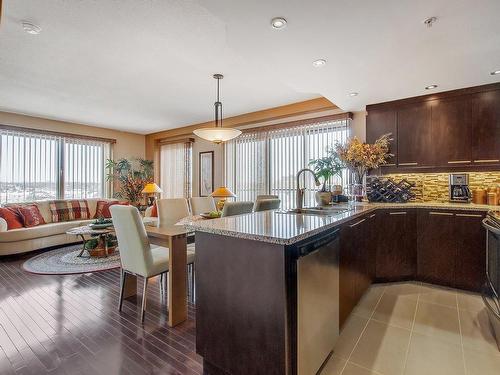 Cuisine - 801-4500 Ch. Des Cageux, Laval (Chomedey), QC - Indoor Photo Showing Kitchen With Upgraded Kitchen