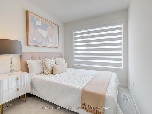 1557 Labine Pt, Milton, ON - Indoor Photo Showing Bedroom