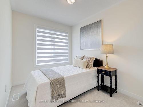 1557 Labine Pt, Milton, ON - Indoor Photo Showing Bedroom