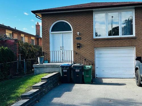 827 Stainton Dr, Mississauga, ON - Outdoor With Exterior