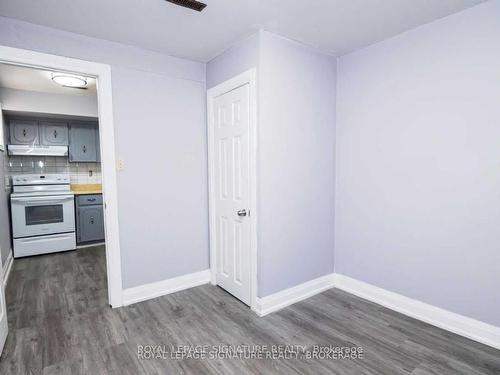 827 Stainton Dr, Mississauga, ON - Indoor Photo Showing Kitchen