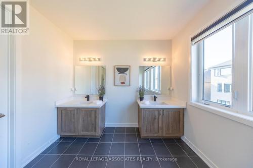 38 - 400 Finch Avenue, Pickering, ON - Indoor Photo Showing Bathroom