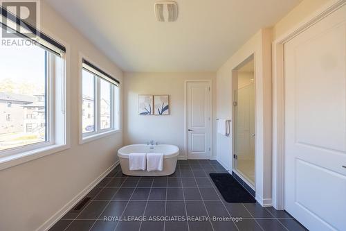 38 - 400 Finch Avenue, Pickering, ON - Indoor Photo Showing Bathroom