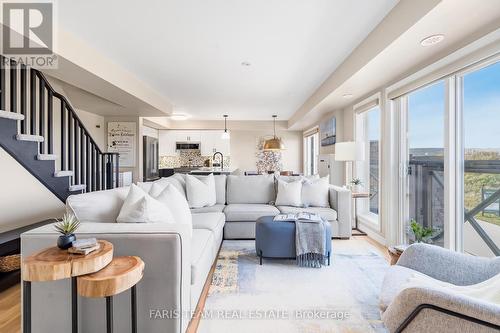 22 Joseph Trail, Collingwood, ON - Indoor Photo Showing Living Room