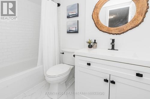 22 Joseph Trail, Collingwood, ON - Indoor Photo Showing Bathroom