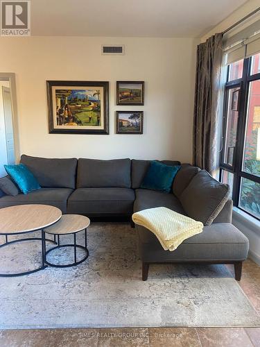 448 - 654 Cook Road, Kelowna, BC - Indoor Photo Showing Living Room