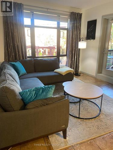 448 - 654 Cook Road, Kelowna, BC - Indoor Photo Showing Living Room