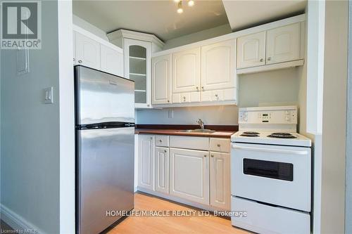 2303 - 150 Charlton Avenue E, Hamilton, ON - Indoor Photo Showing Kitchen