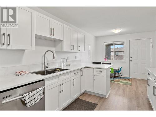 751 Francis Avenue, Kelowna, BC - Indoor Photo Showing Kitchen With Double Sink