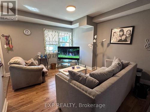 203 Grove Street, Norfolk (Simcoe), ON - Indoor Photo Showing Living Room