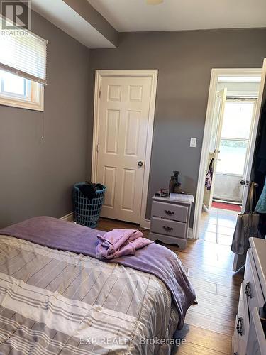 203 Grove Street, Norfolk (Simcoe), ON - Indoor Photo Showing Bedroom