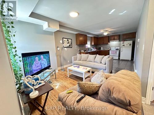 203 Grove Street, Norfolk (Simcoe), ON - Indoor Photo Showing Living Room