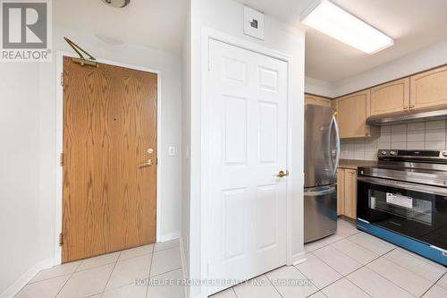 1702 - 5508 Yonge Street, Toronto, ON - Indoor Photo Showing Kitchen