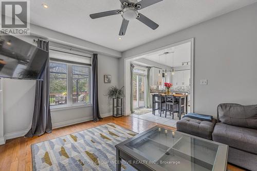 23 Pepin Court, Barrie, ON - Indoor Photo Showing Living Room