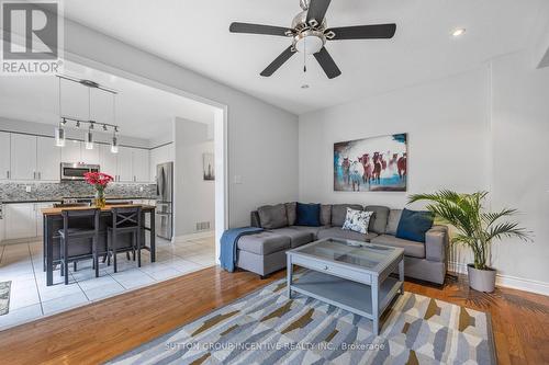 23 Pepin Court, Barrie, ON - Indoor Photo Showing Living Room