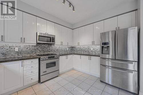 23 Pepin Court, Barrie, ON - Indoor Photo Showing Kitchen With Upgraded Kitchen