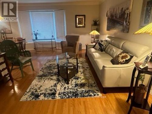 616 Bunting Road, St. Catharines, ON - Indoor Photo Showing Living Room