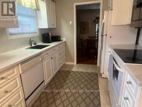 616 Bunting Road, St. Catharines, ON - Indoor Photo Showing Kitchen