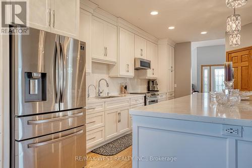 541009 Concession Ndr 14 Road, West Grey, ON - Indoor Photo Showing Kitchen With Upgraded Kitchen