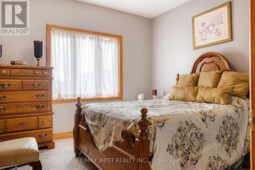 541009 Concession Ndr 14 Road, West Grey, ON - Indoor Photo Showing Bedroom