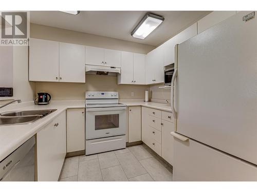 3320 Centennial Drive Unit# 409, Vernon, BC - Indoor Photo Showing Kitchen With Double Sink