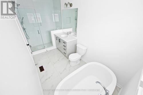 301 Danny Wheeler Boulevard, Georgina, ON - Indoor Photo Showing Bathroom