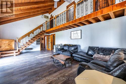 266 Mcfadden Line, Powassan, ON - Indoor Photo Showing Living Room