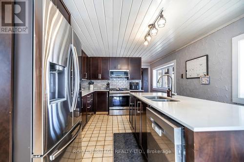 266 Mcfadden Line, Powassan, ON - Indoor Photo Showing Kitchen With Stainless Steel Kitchen With Double Sink With Upgraded Kitchen