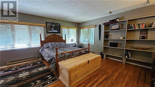 328 Dyer'S Bay Road, Miller Lake, ON - Indoor Photo Showing Bedroom