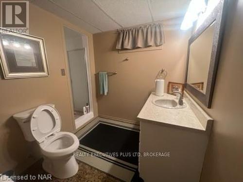 616 Bunting Road N, St. Catharines (441 - Bunting/Linwell), ON - Indoor Photo Showing Bathroom