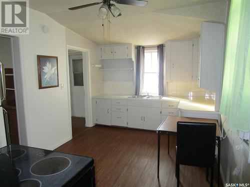 705 2Nd Street W, Assiniboia, SK - Indoor Photo Showing Bathroom