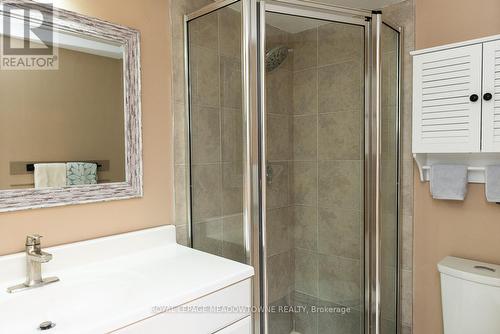 701 - 4140 Foxwood Drive, Burlington, ON - Indoor Photo Showing Bathroom