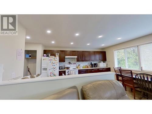 9703 86A Street, Fort St. John, BC - Indoor Photo Showing Kitchen