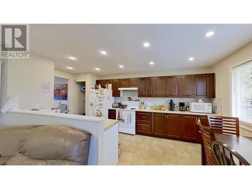 9703 86A Street, Fort St. John, BC - Indoor Photo Showing Kitchen