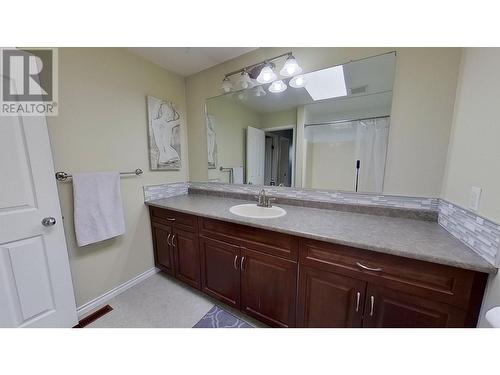 9703 86A Street, Fort St. John, BC - Indoor Photo Showing Bathroom