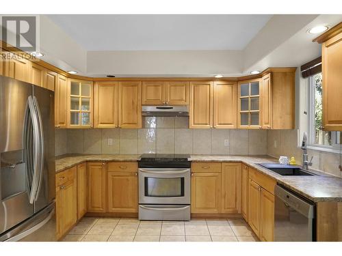 6 90 Smith Street, Kitimat, BC - Indoor Photo Showing Kitchen