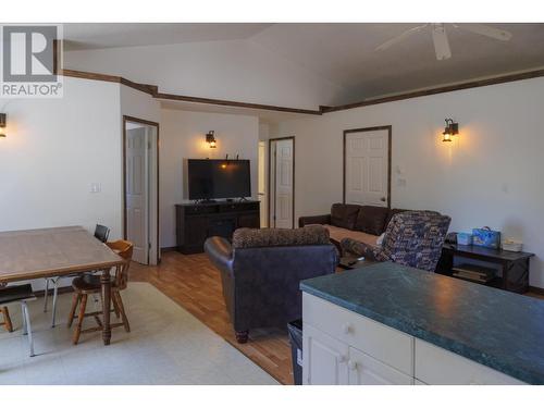 851 2Nd Avenue, Mcbride, BC - Indoor Photo Showing Living Room