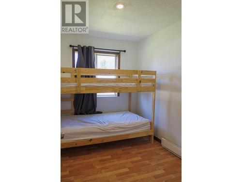 851 2Nd Avenue, Mcbride, BC - Indoor Photo Showing Bedroom