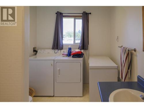 851 2Nd Avenue, Mcbride, BC - Indoor Photo Showing Laundry Room