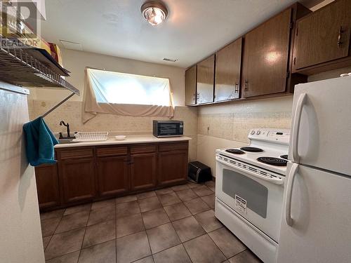 2220-2226 Upland Street, Prince George, BC - Indoor Photo Showing Kitchen