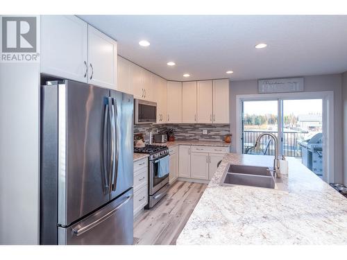 5344 Woodvalley Drive, Prince George, BC - Indoor Photo Showing Kitchen With Stainless Steel Kitchen With Double Sink With Upgraded Kitchen