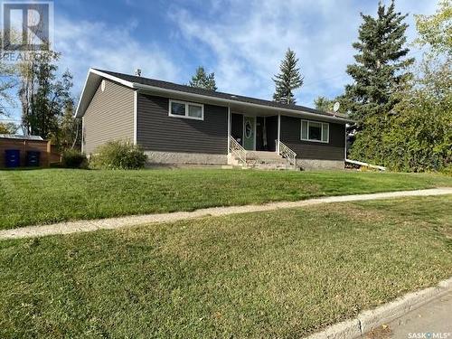 319 Alberta Avenue, Kerrobert, SK - Outdoor