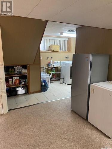 319 Alberta Avenue, Kerrobert, SK - Indoor Photo Showing Laundry Room